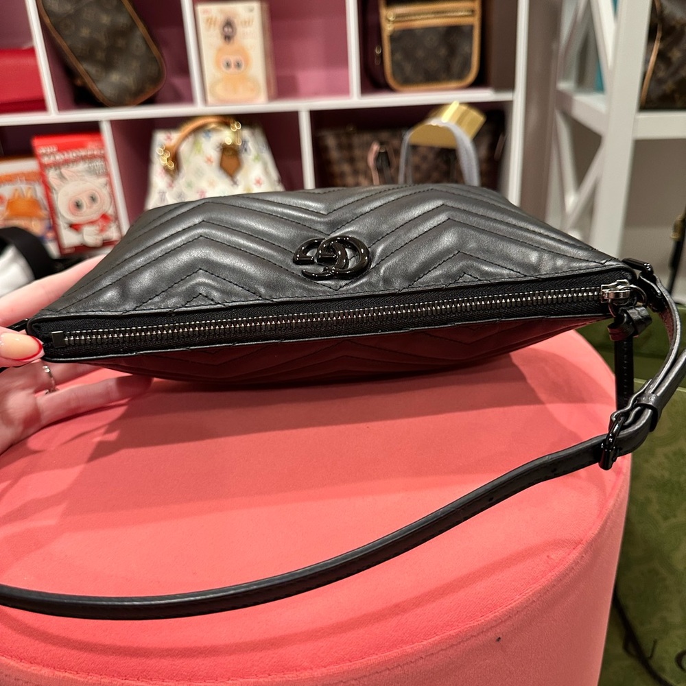 Gucci Calfskin Matelasse Chevron Monochrome GG Marmont Sling Shoulder Bag Black - Picture 11 of 16